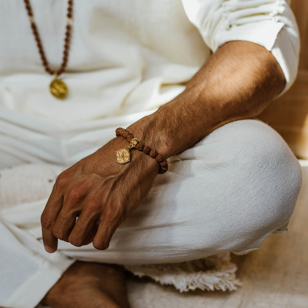 Shiva-Third-Eye—Rudraksha-Bracelet-(gold)-11