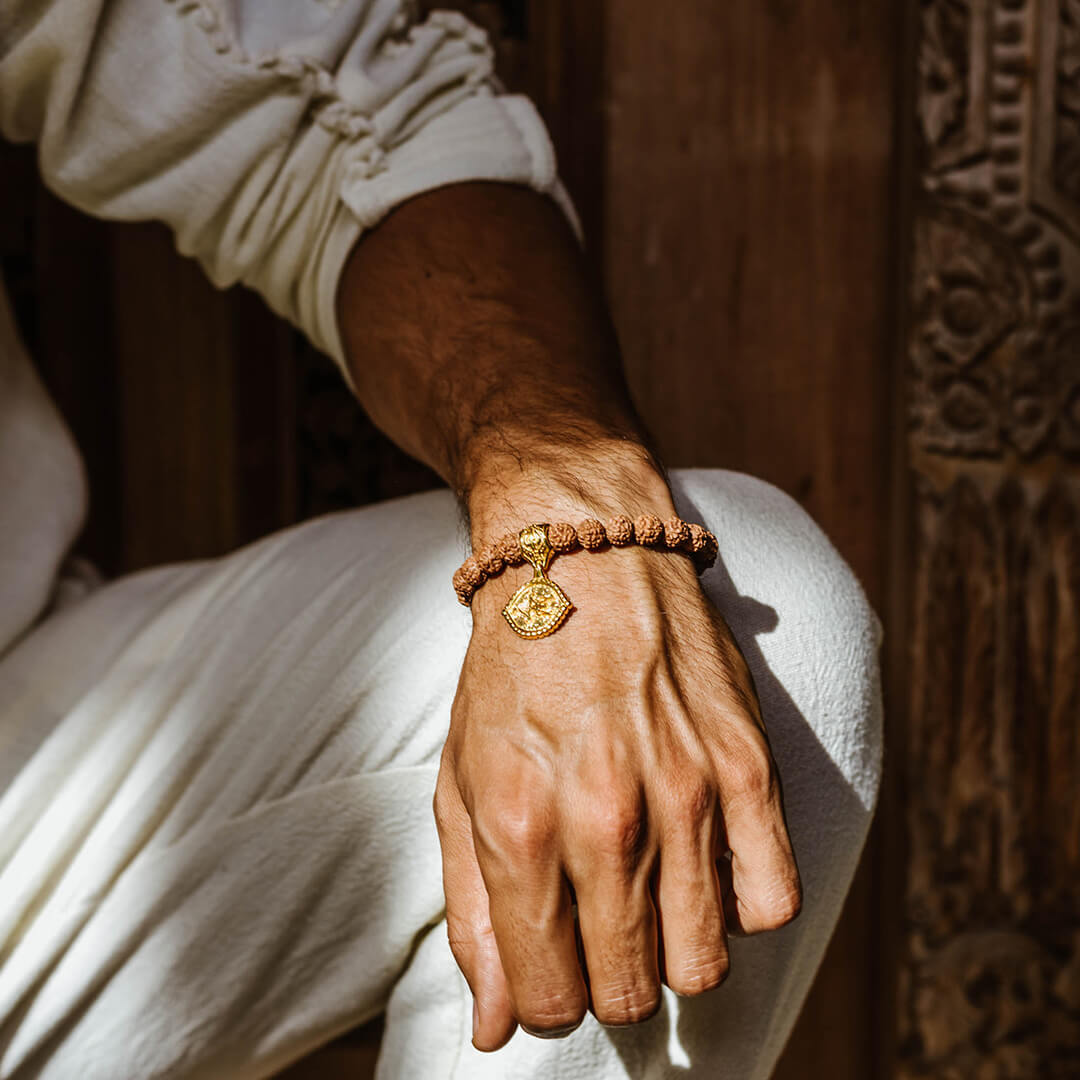 Shiva-Third-Eye—Rudraksha-Bracelet-(gold)-8