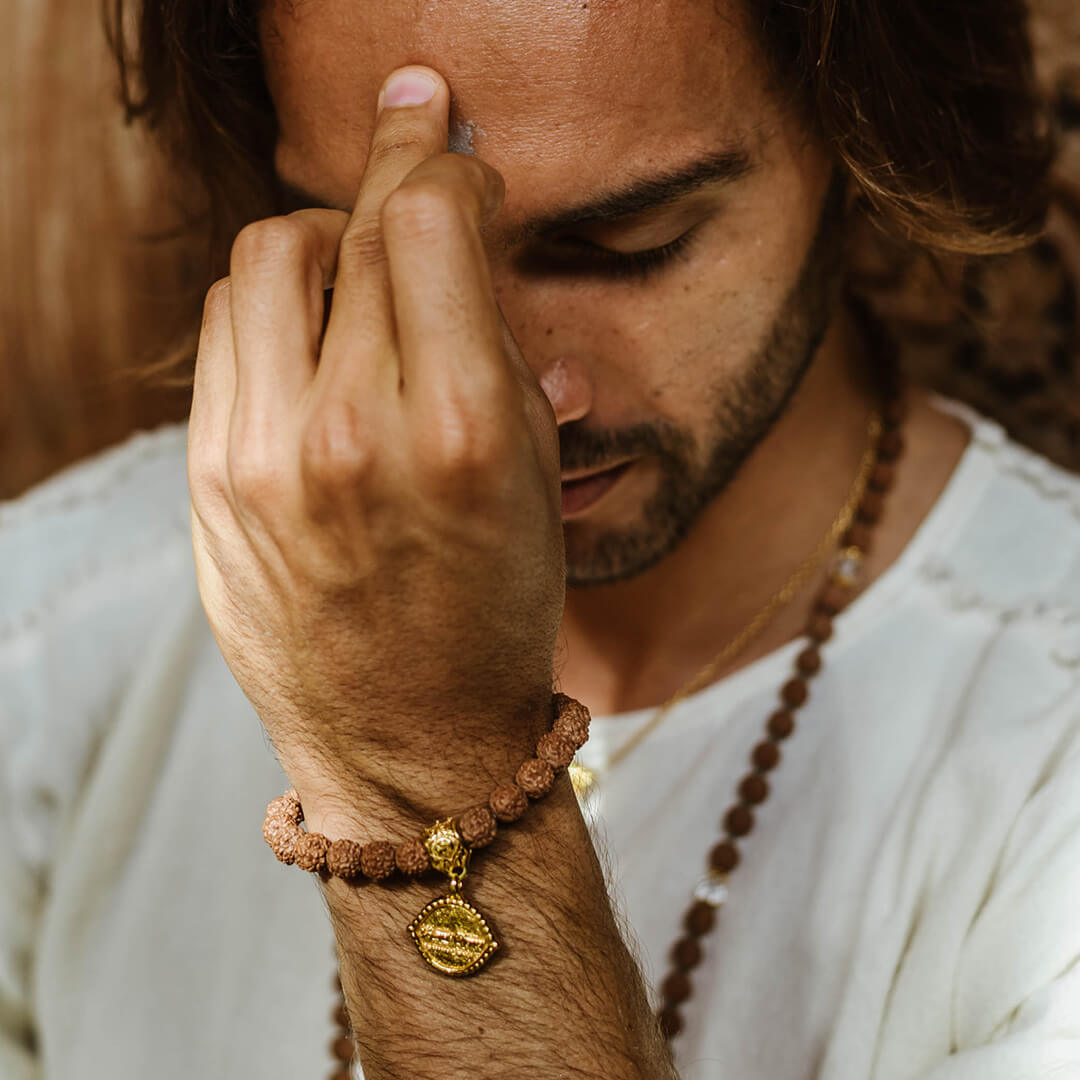 Shiva-Third-Eye—Rudraksha-Bracelet-(gold)-9