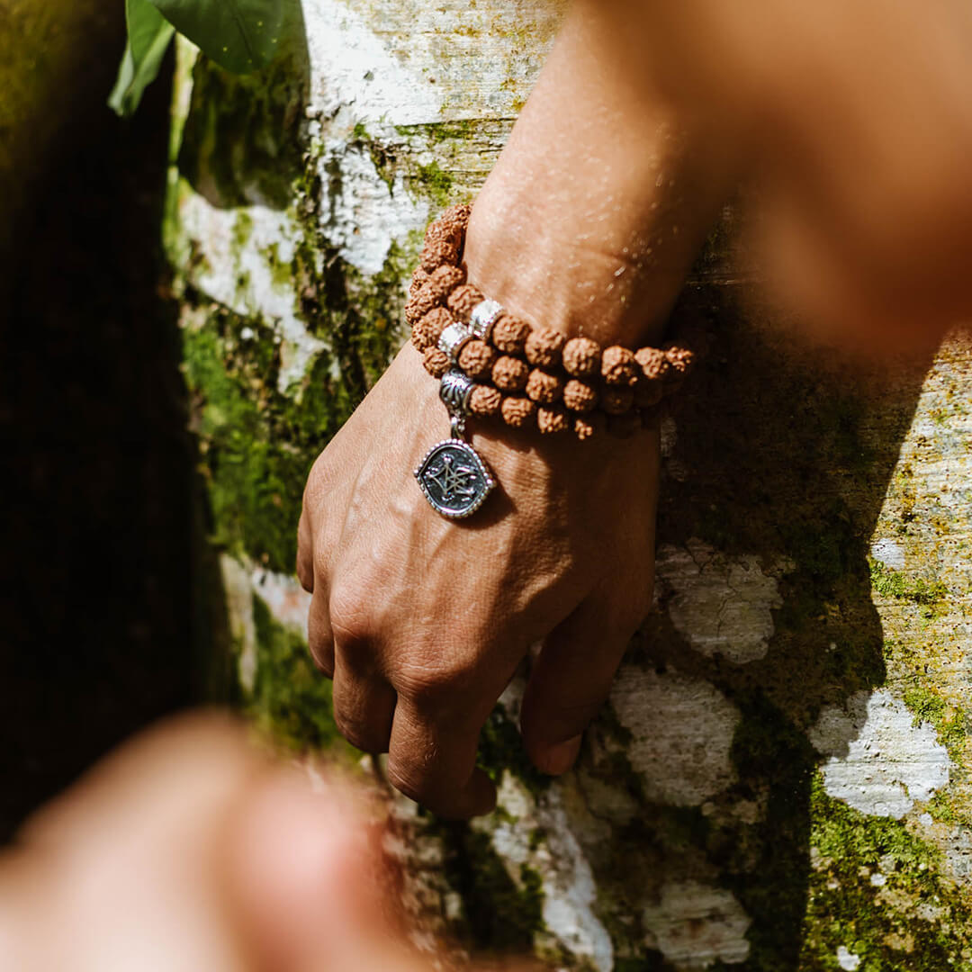 Shiva-Third-Eye—Rudraksha-Bracelet-(silver)-7