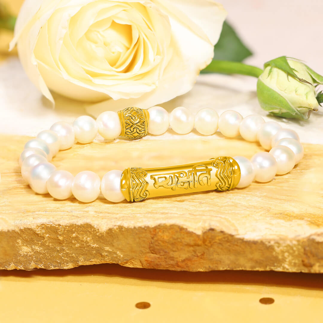 Be Present Pearl Mantra Bracelet (gold) 3
