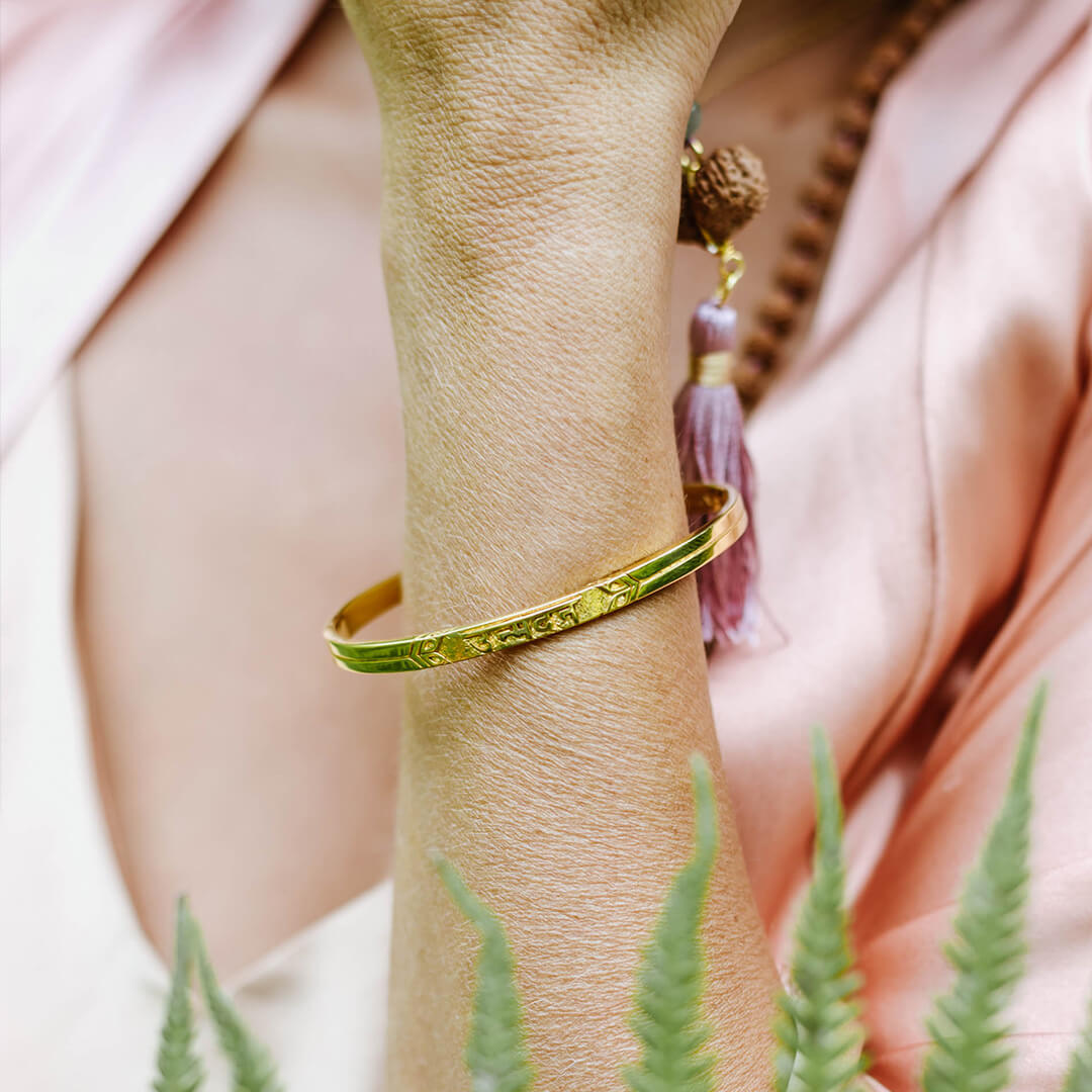 Unmandana Mantra Cuff Bracelet (Gold Brass) 8