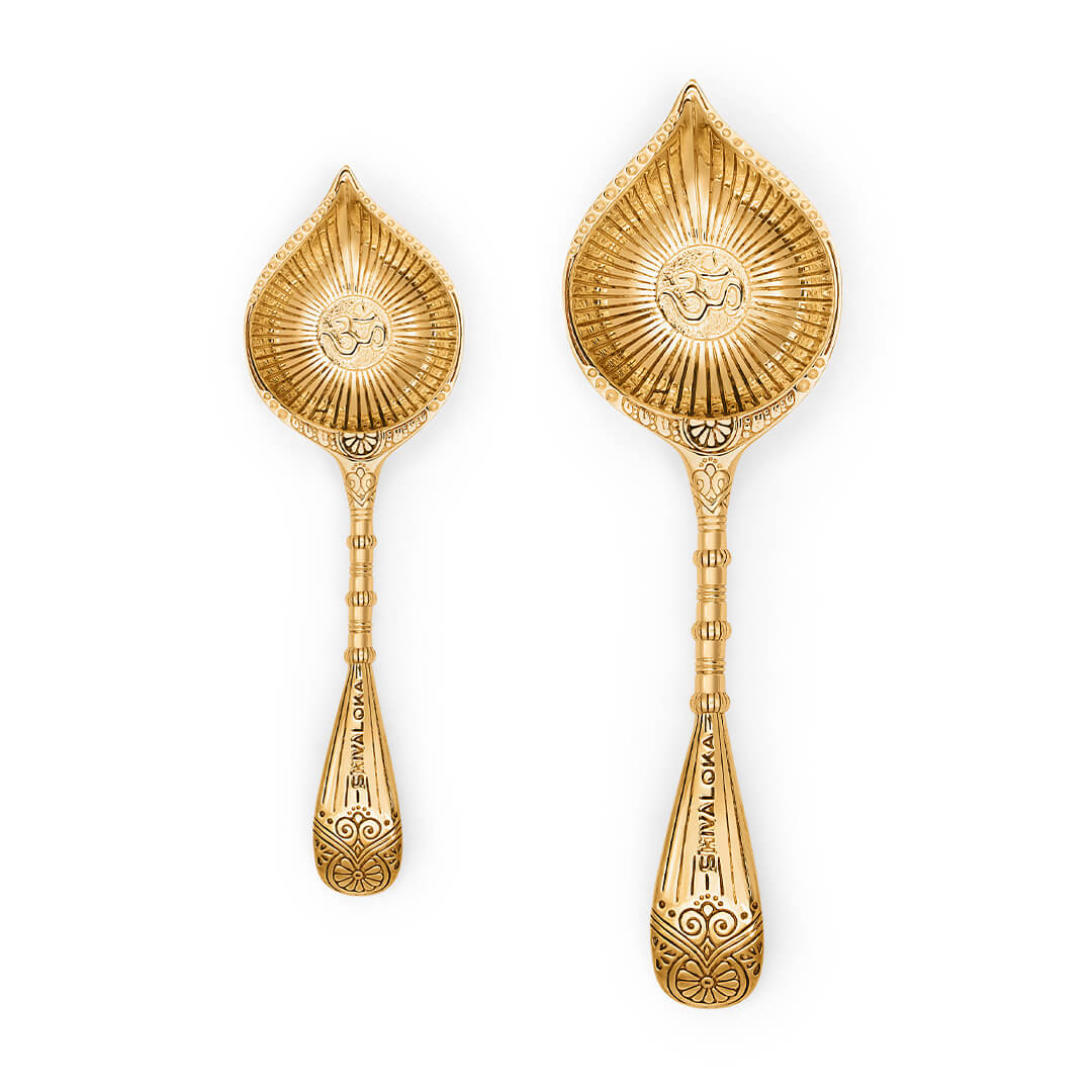 Dipti Arathi Puja Oil Lamp (18cm) 4 – square